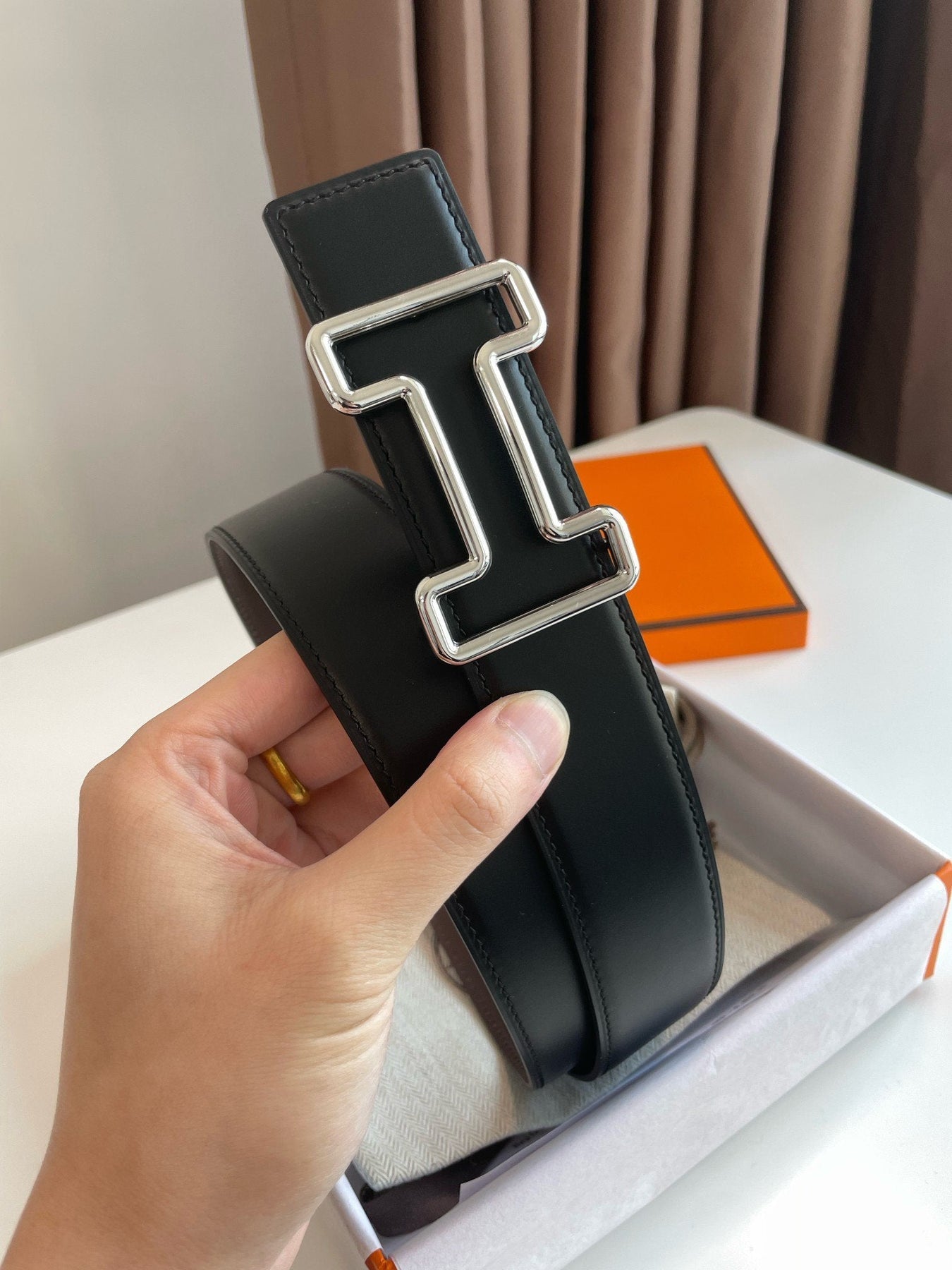 H TONIGHT BELT 38MM SILVER BUCKLE BLACK GRAPHITE LEATHER