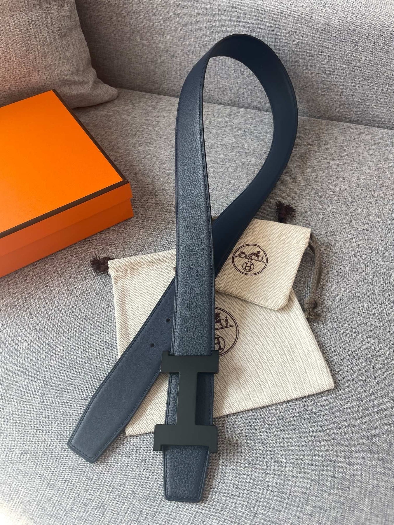 H CONSTANCE REVERSIBLE BELT 38MM BLACK BUCKLE NAVY BLUE LEATHER