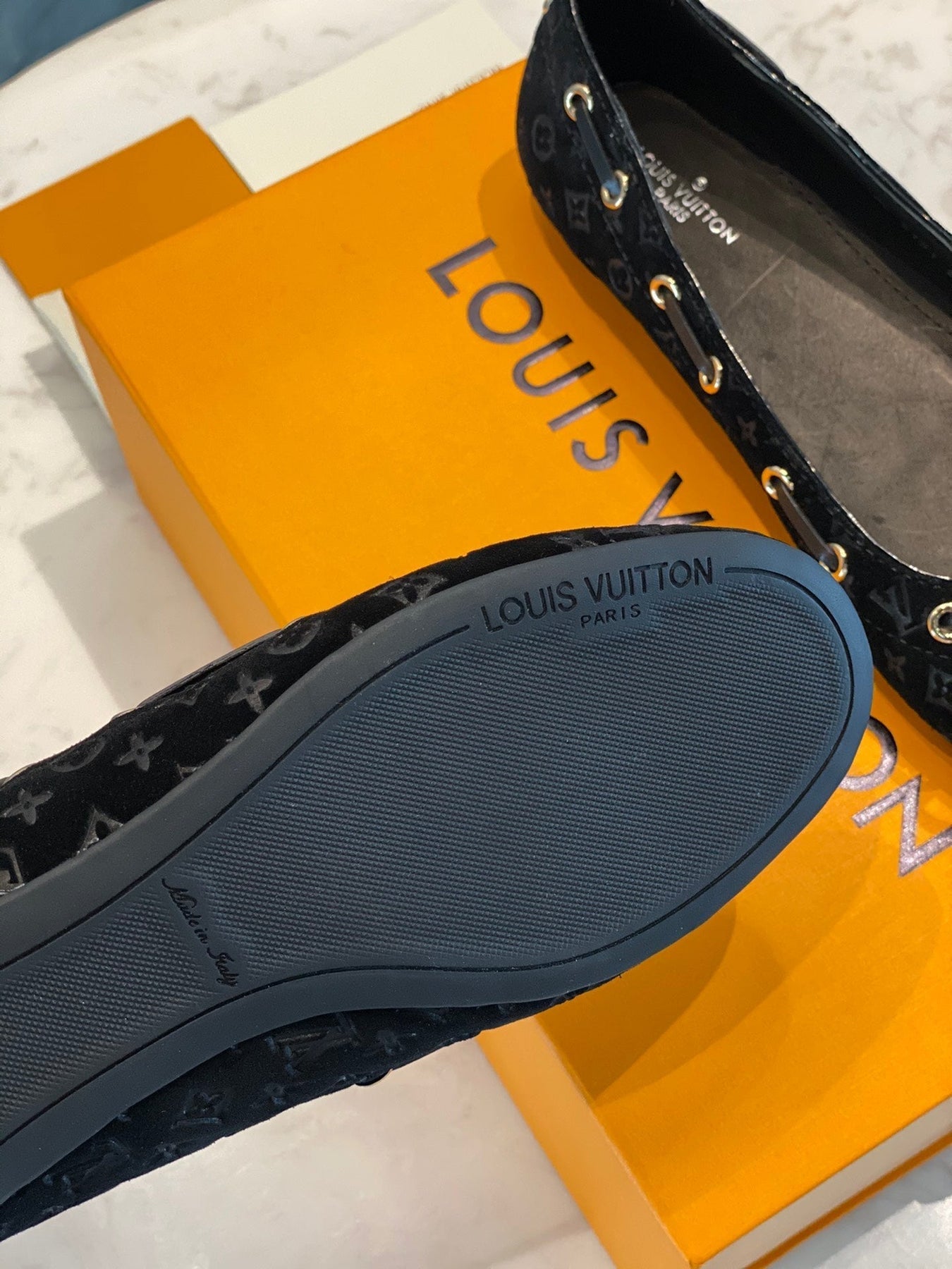 LV WOMEN'S BALLET FLAT IN BLACK MONOGRAM SUEDE WITH BOW