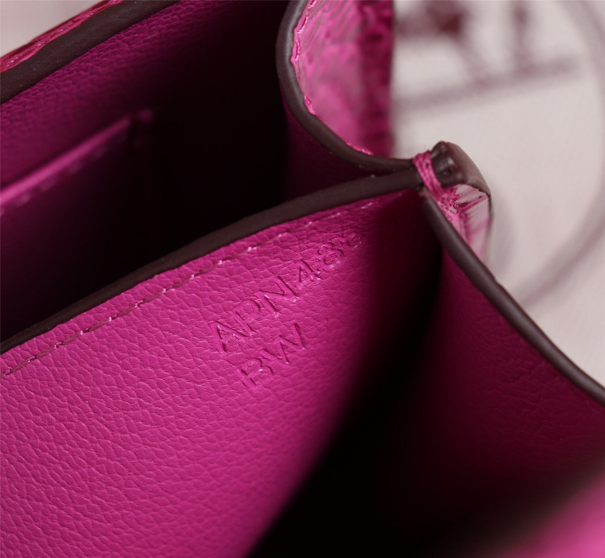 HM CONSTANCE 23 BARBIE PINK ALLIGATOR SILVER HARDWARE