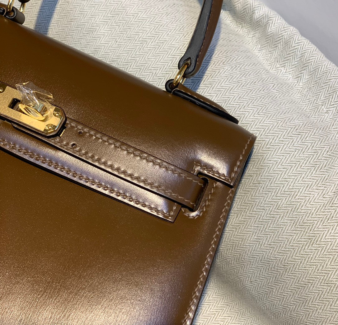 KELLY MINI 20 BAG IN CHOCOLATE BROWN SMOOTH CALFSKIN WITH GOLD HARDWARE