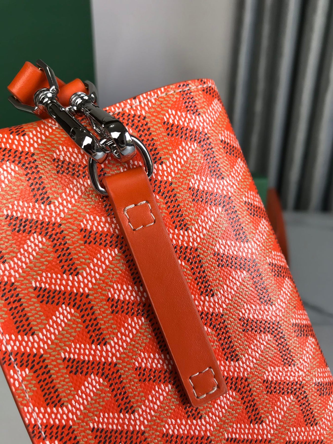 MONTMARTRE GM CASE 18 IN ORANGE GOYARDINE CANVAS