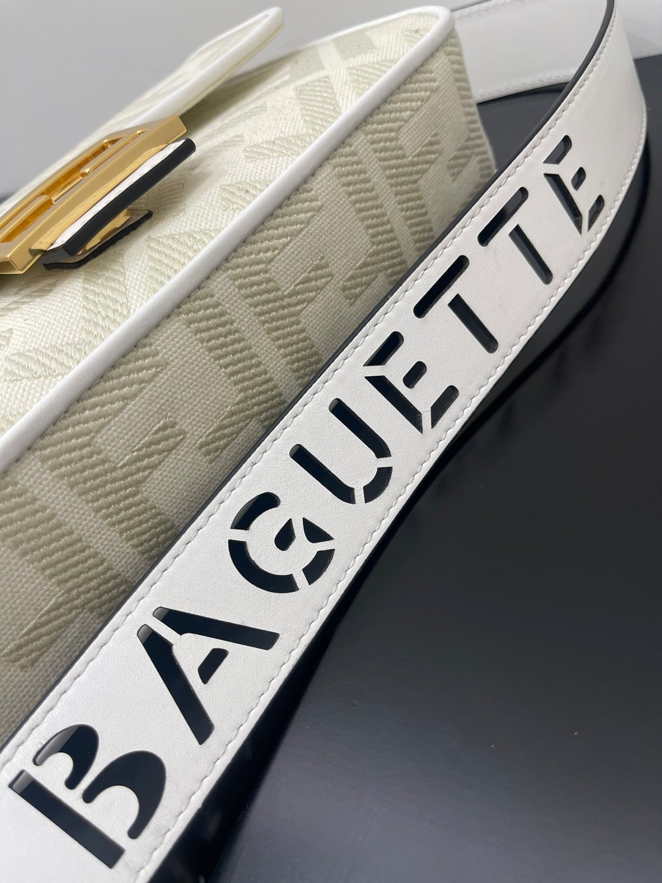 FENDI 26 BAGUETTE WHITE NAPPA LEATHER BAG WITH GOLD HARDWARE