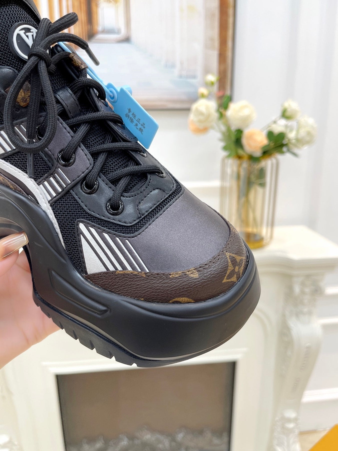 LV ARCHLIGHT 2.0 PLATFORM SNEAKER IN BLACK MIX OF MATERIALS