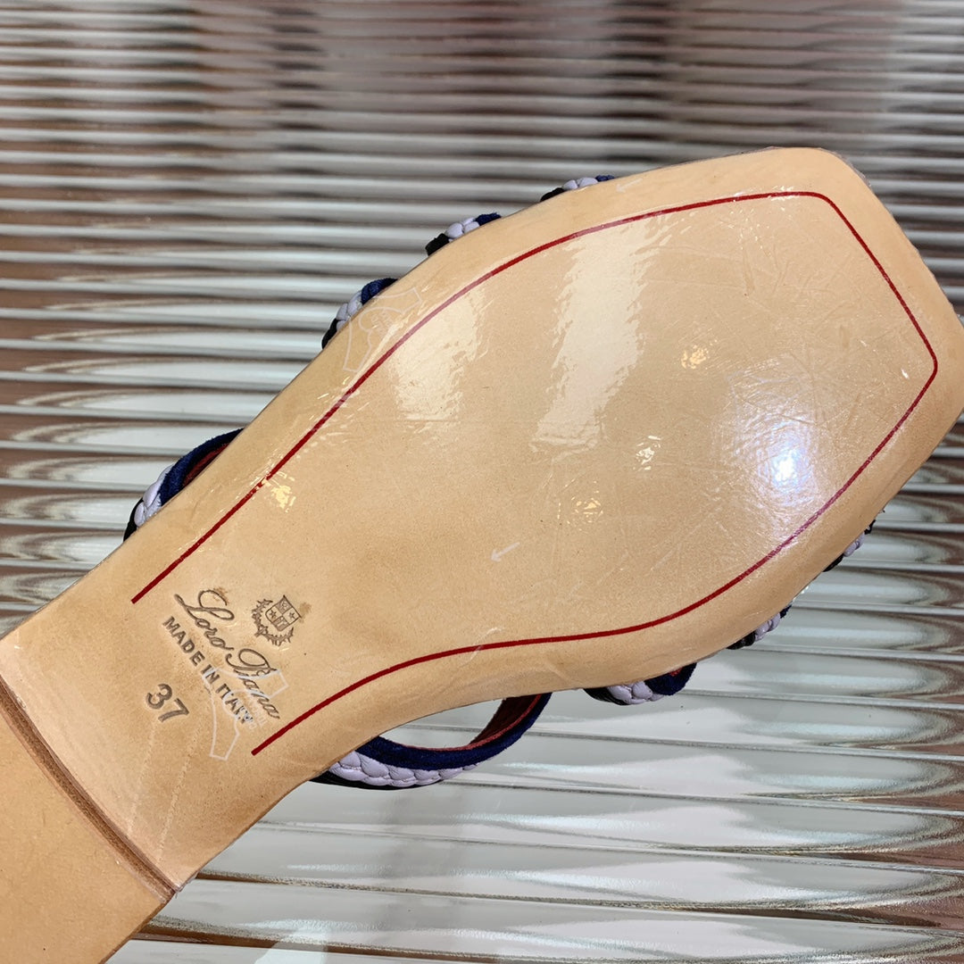 LP SPRIGHTLY CHARMS FLAT SANDAL WHITE AND BLACK CALFSKIN