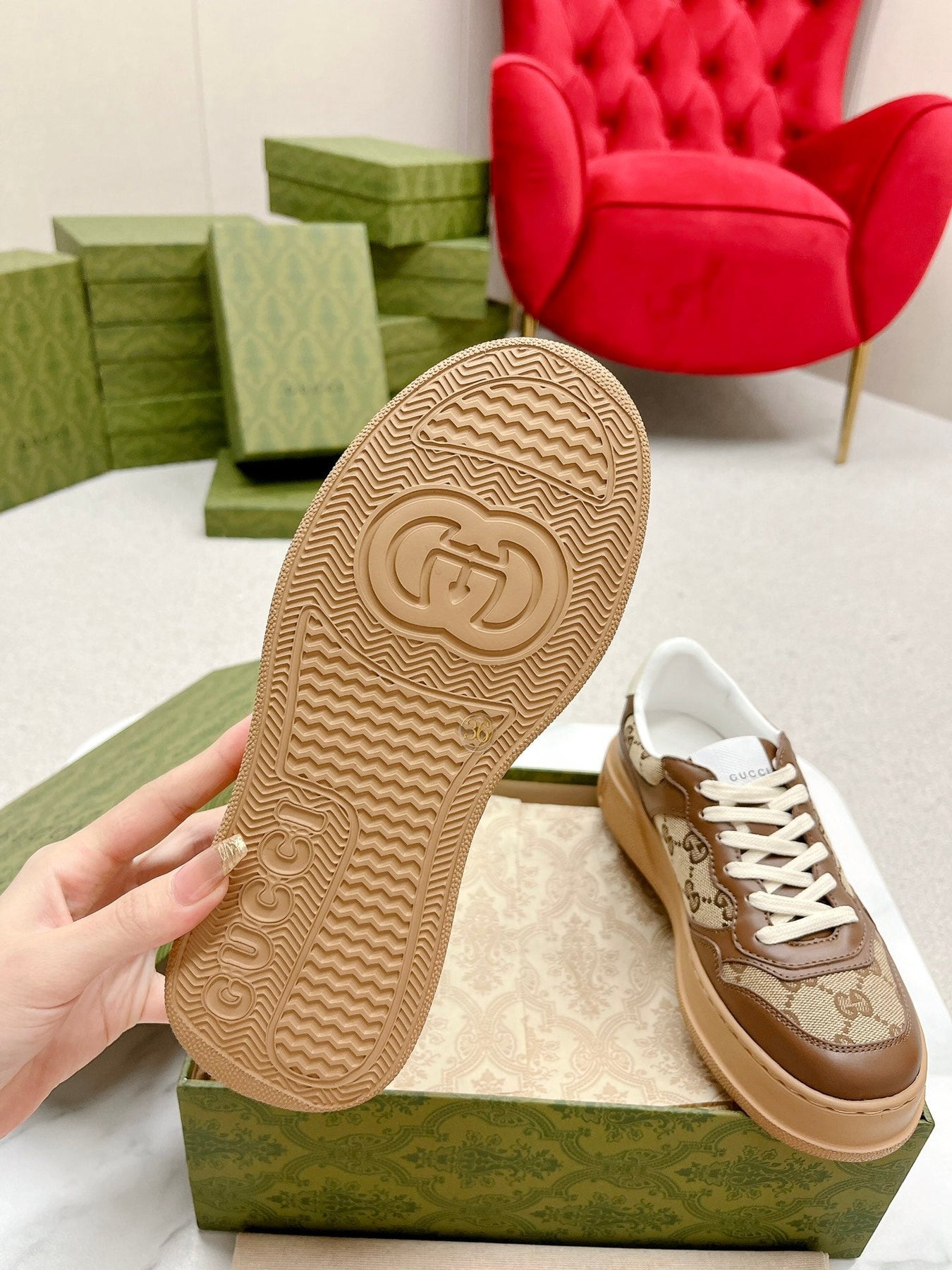 GG TRAINER CARAMEL CALFSKIN