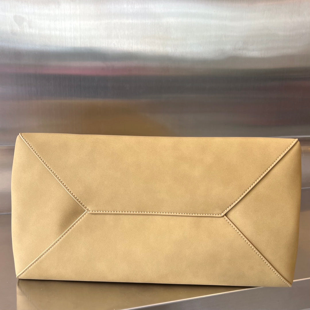 MEDIUM 32 BROWN BAG KRAFT CALFSKIN