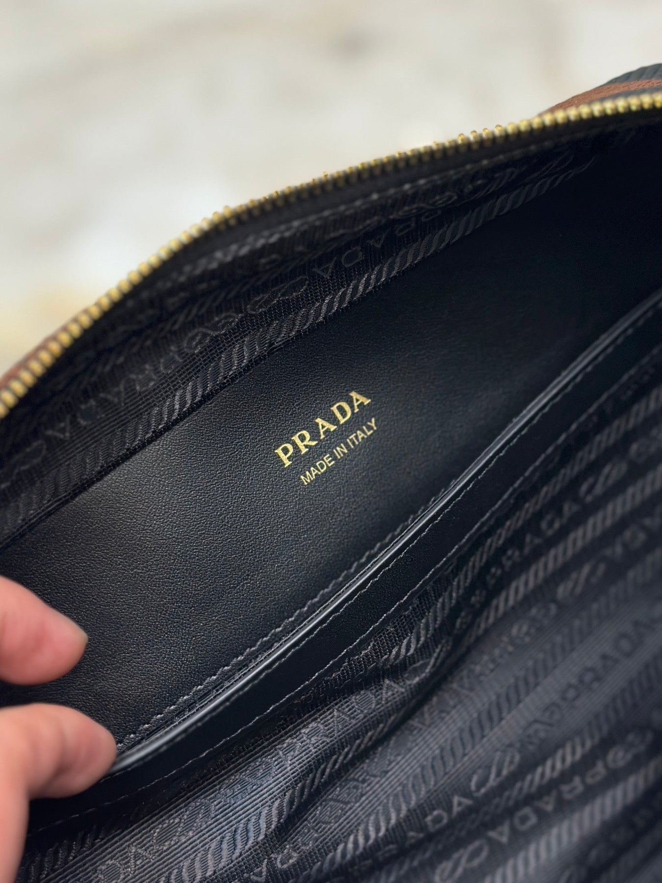 MESSENGER BAG 22 IN BLACK AND BROWN EMBROIDERED FABRIC GOLD HARDWARE