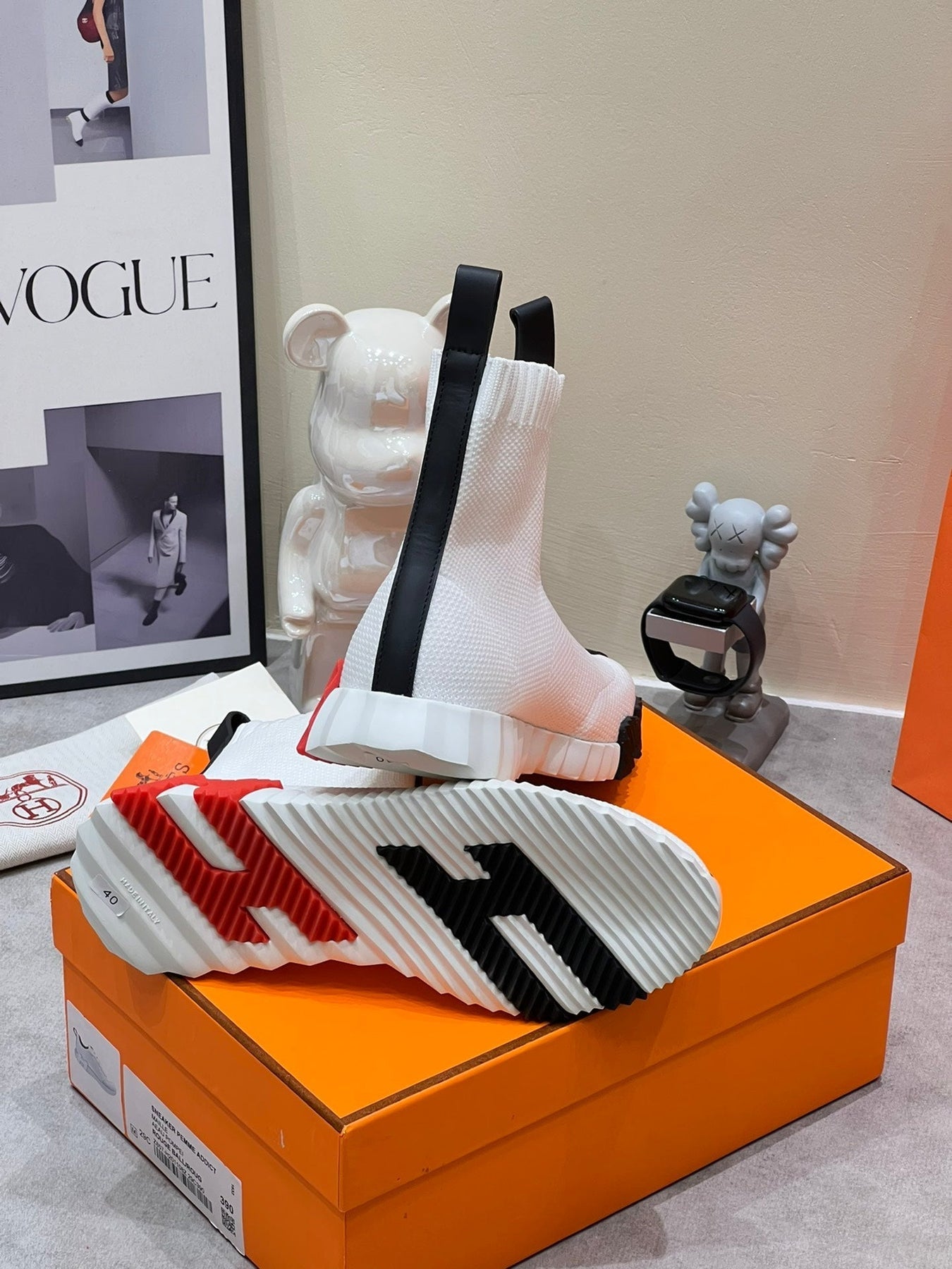 H FUN CLASSIC SNEAKER STYLISH WHITE AND BLACK LINE FABRIC