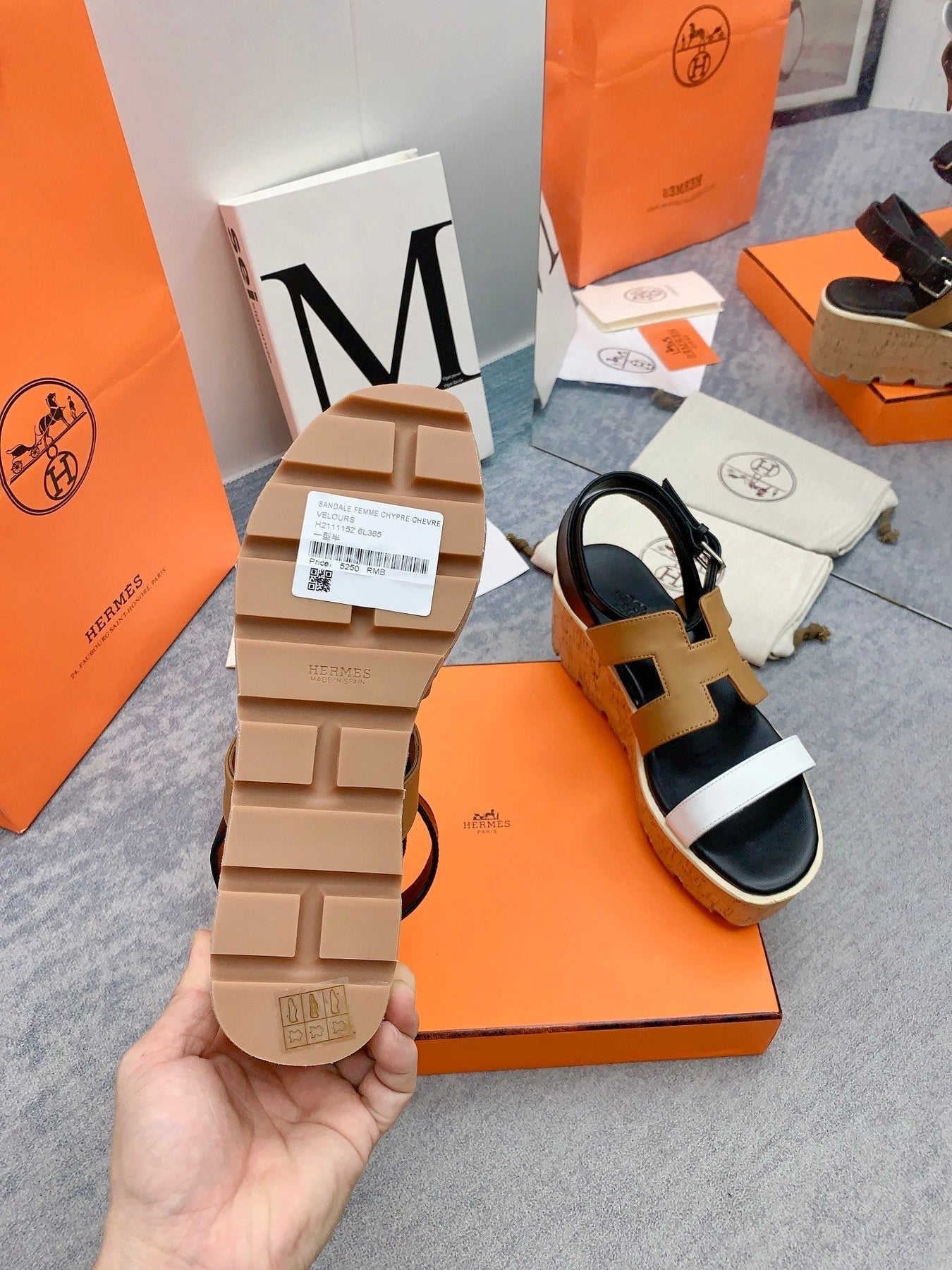 HAVANE 30 SANDAL IN WHITE AND PEANUT BROWN CALFSKIN