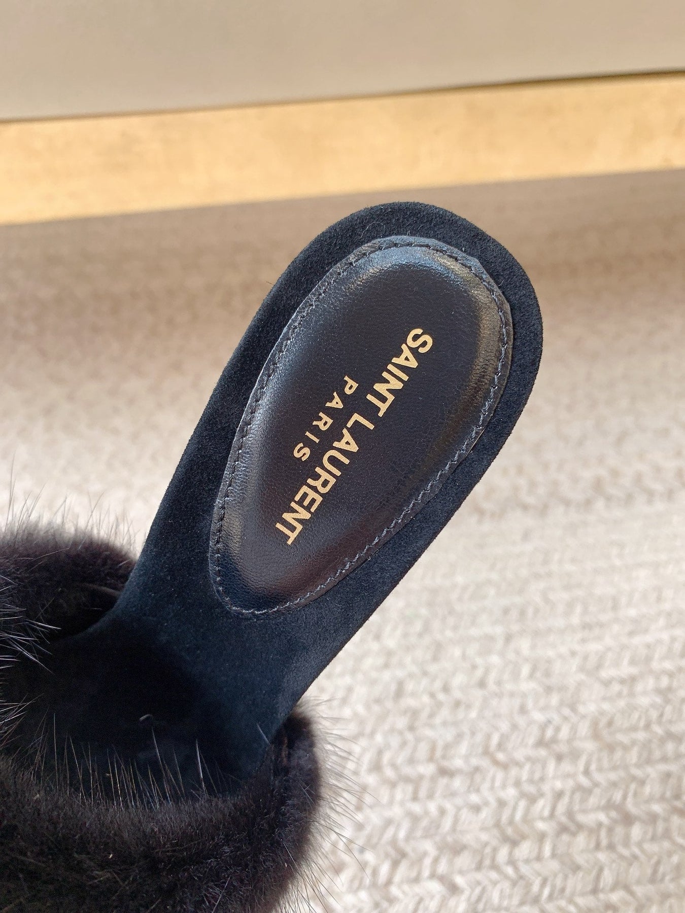 LA 16 HEELED MULES IN BLACK RABBIT FUR AND SMOOTH LAMBSKIN