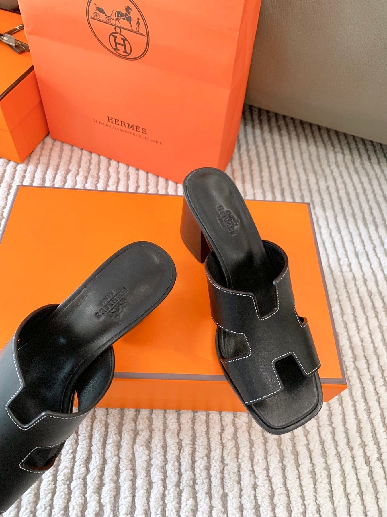 HELIA 60 SANDAL IN BLACK CALFSKIN