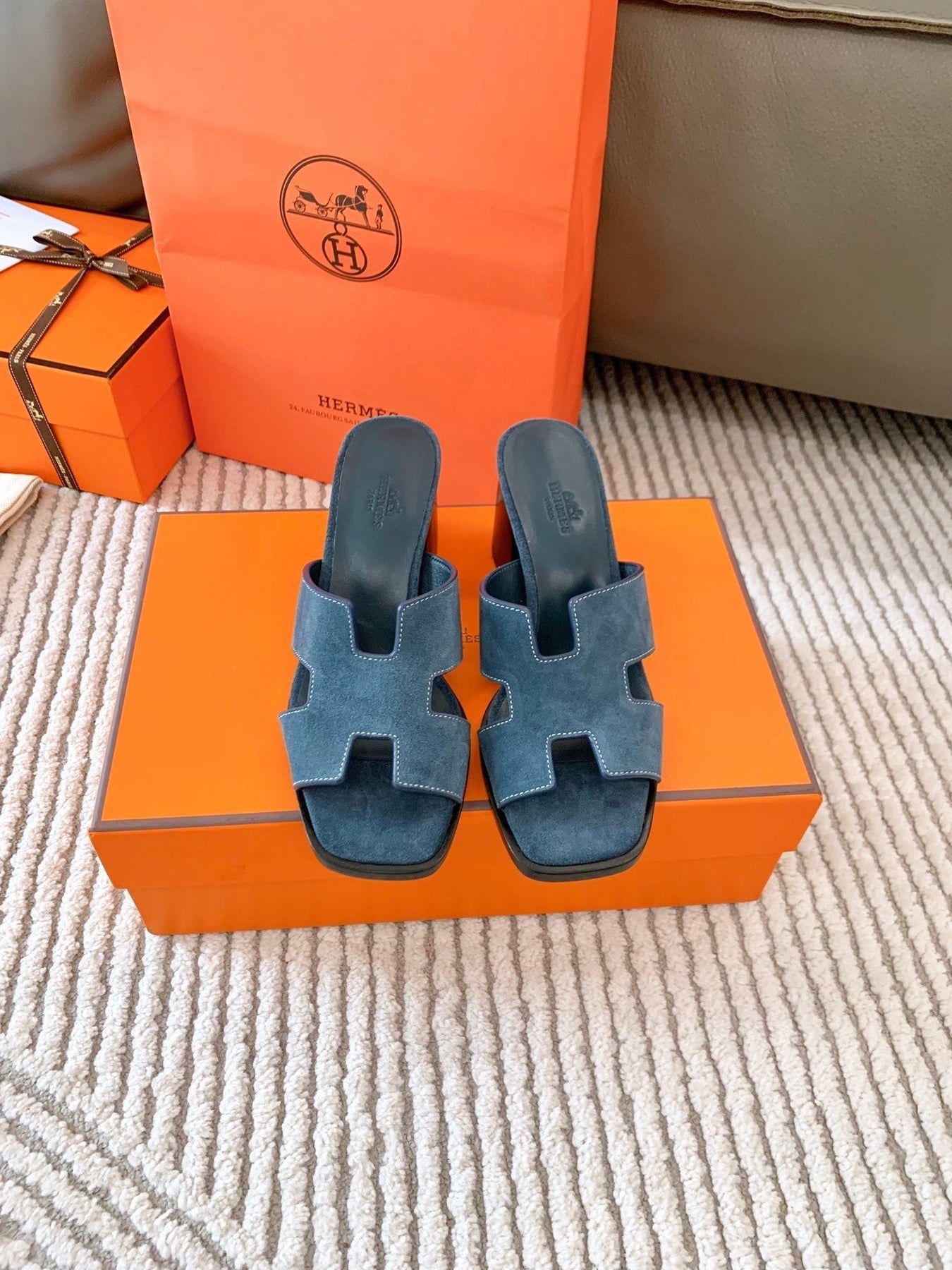 HELIA 60 SANDAL IN STONE BLUE SUEDE