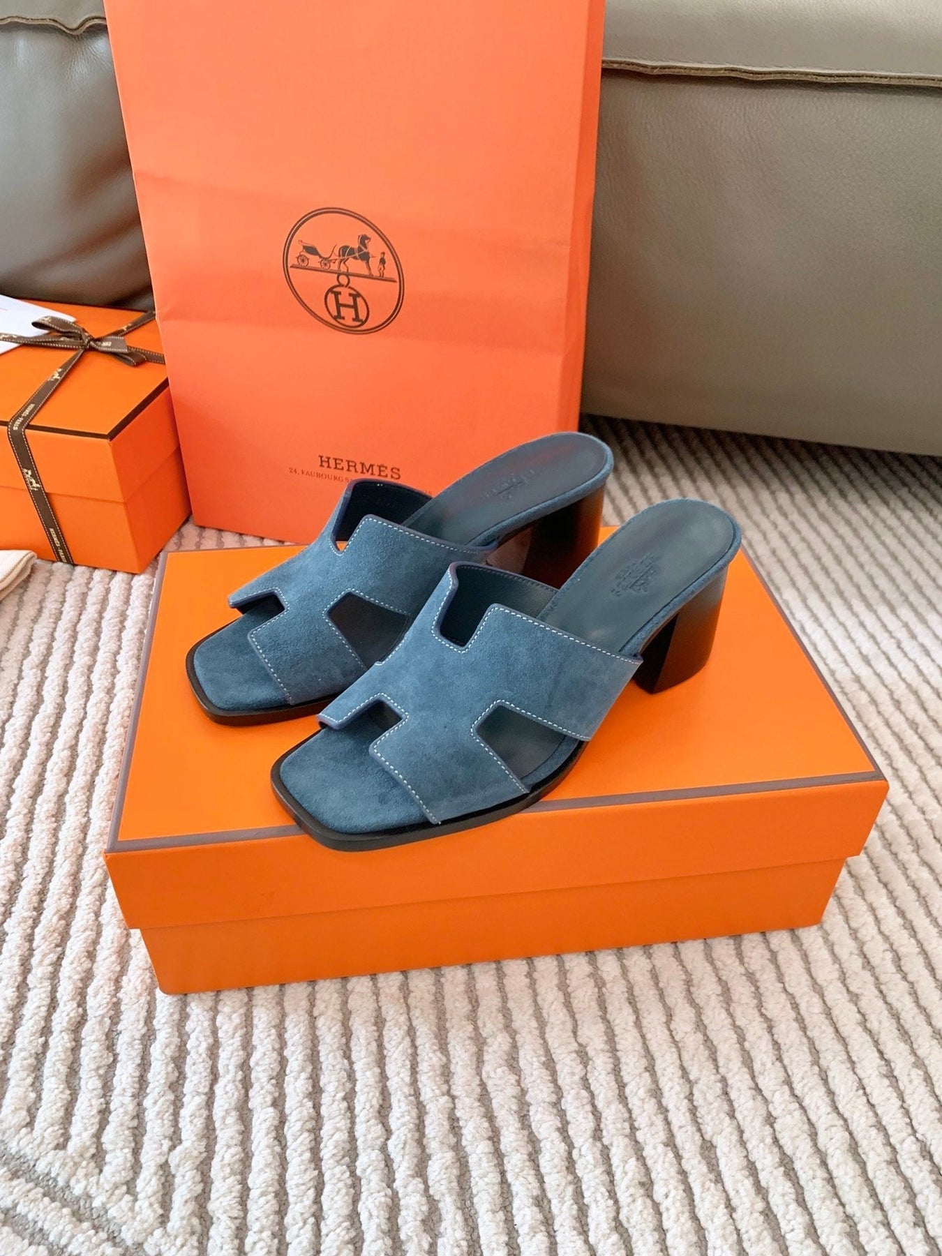 HELIA 60 SANDAL IN STONE BLUE SUEDE