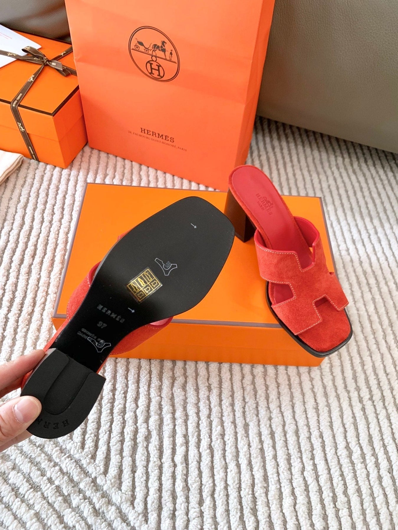 HELIA 60 SANDAL IN CHERRY RED SUEDE