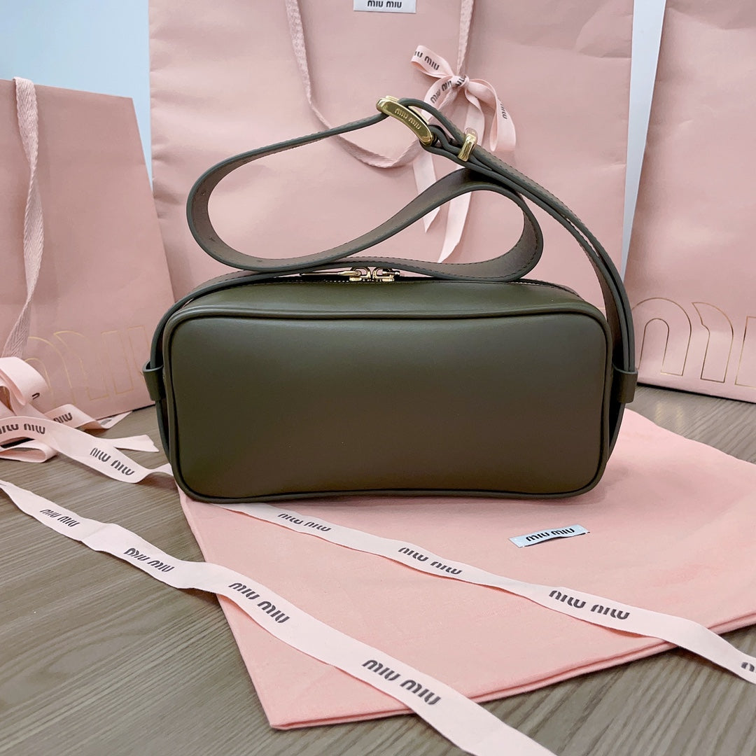 BAGUETTE BAG 24 IN KELP GREEN CALFSKIN