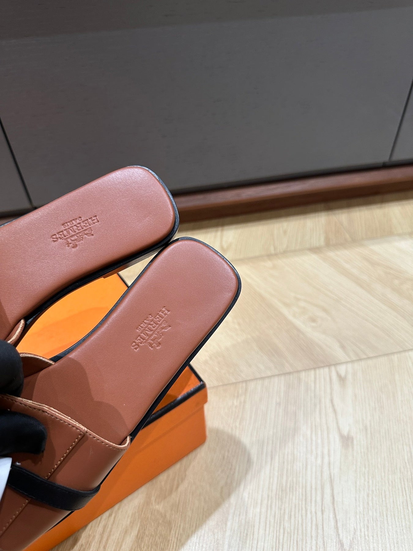 GABRIEL SANDAL CINNAMON CALFSKIN