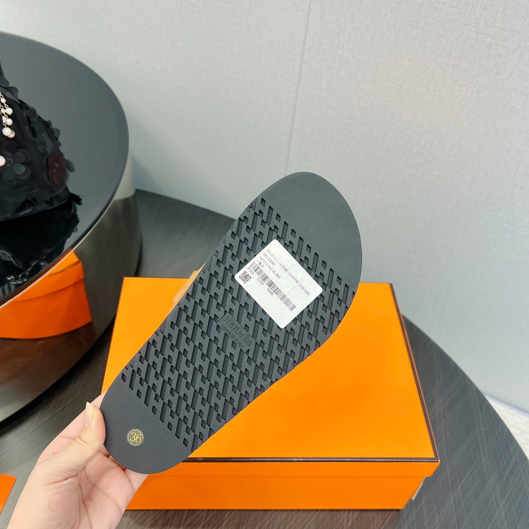 CHYPRE SANDAL LIGHT ORANGE CALFSKIN STYLIZED