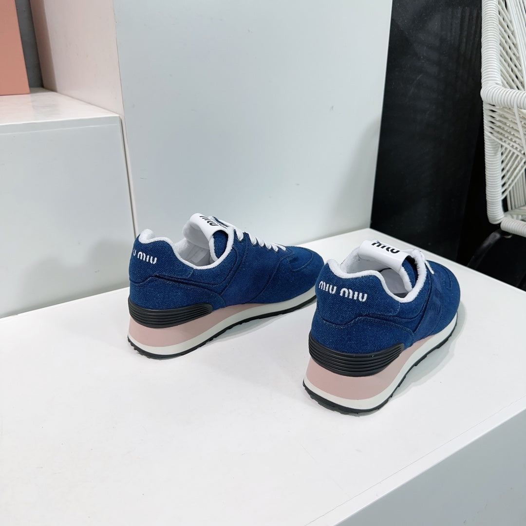 Azure Color Sneakers Canvas