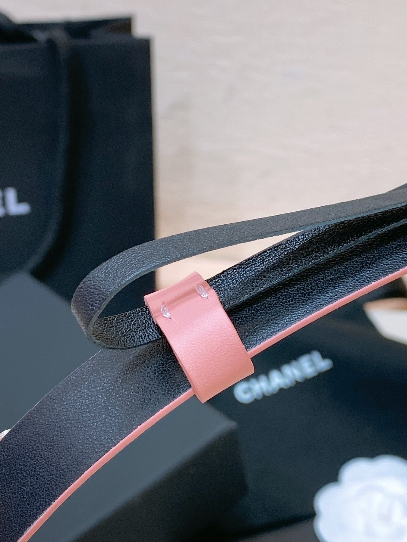 CC BELT 20MM IN SALMON PINK CALFSKIN GOLD HARDWARE ATTACH PEARLS