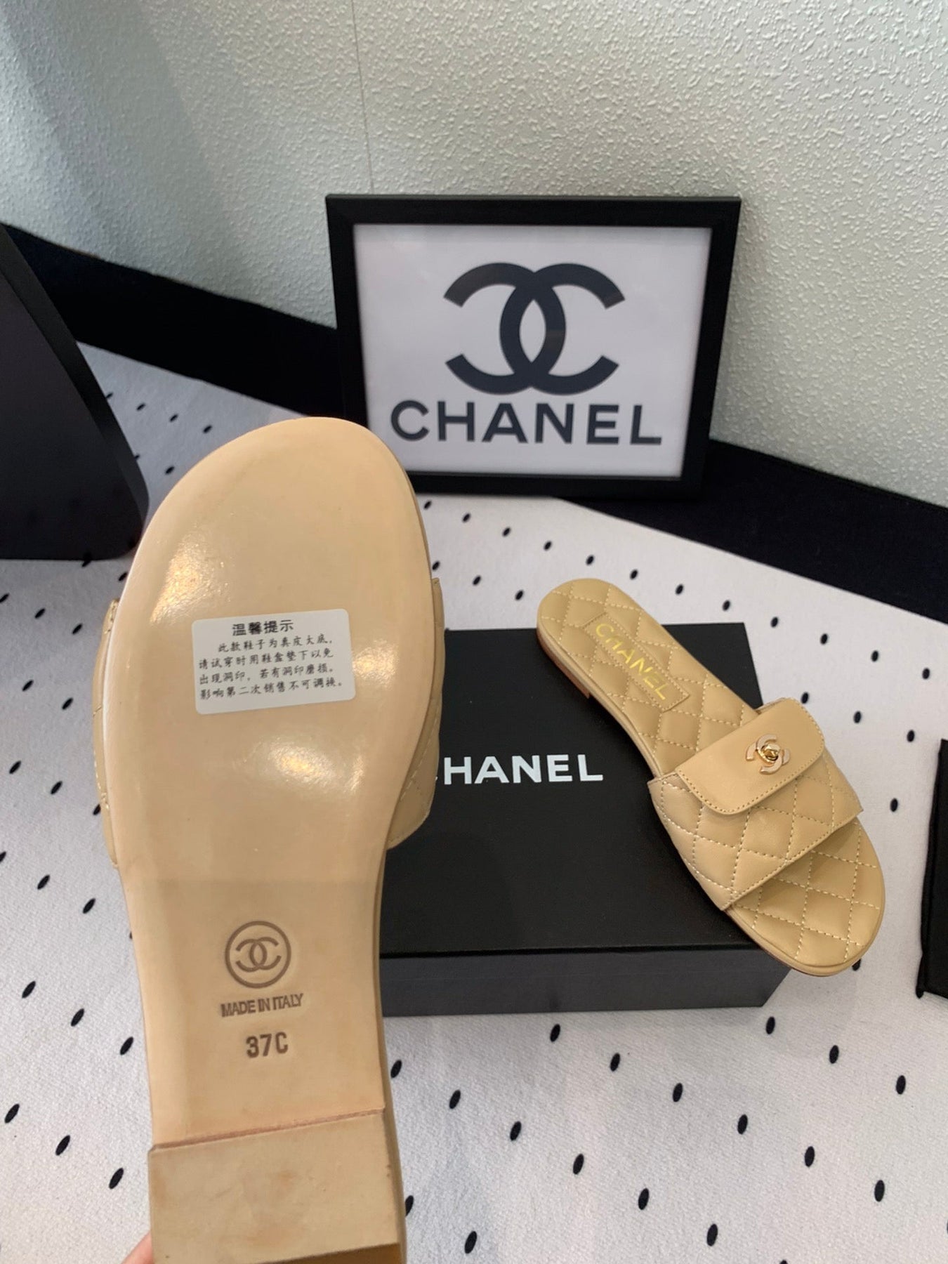 CC SLIPPERS IN YELLOW CREAM CALFSKIN