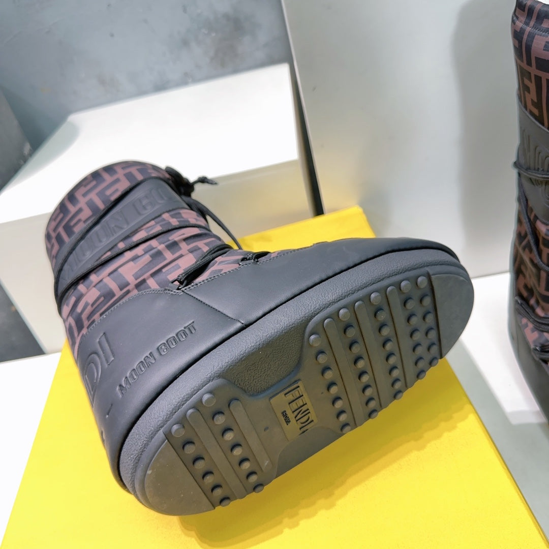 FF MOTIF MOON BOOTS IN WALNUT BROWN MONOGRAM POLYESTER AND RUBBER