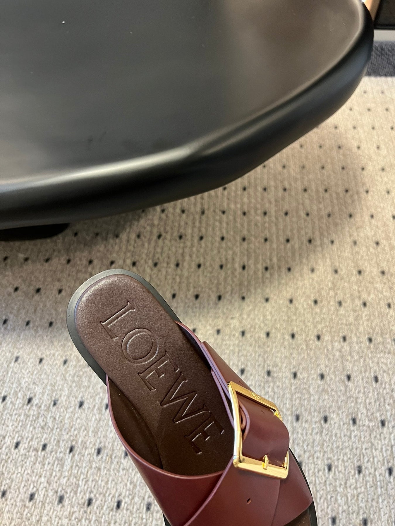 PETAL BELT FLAT SANDAL IN SANGRIA RED CALFSKIN