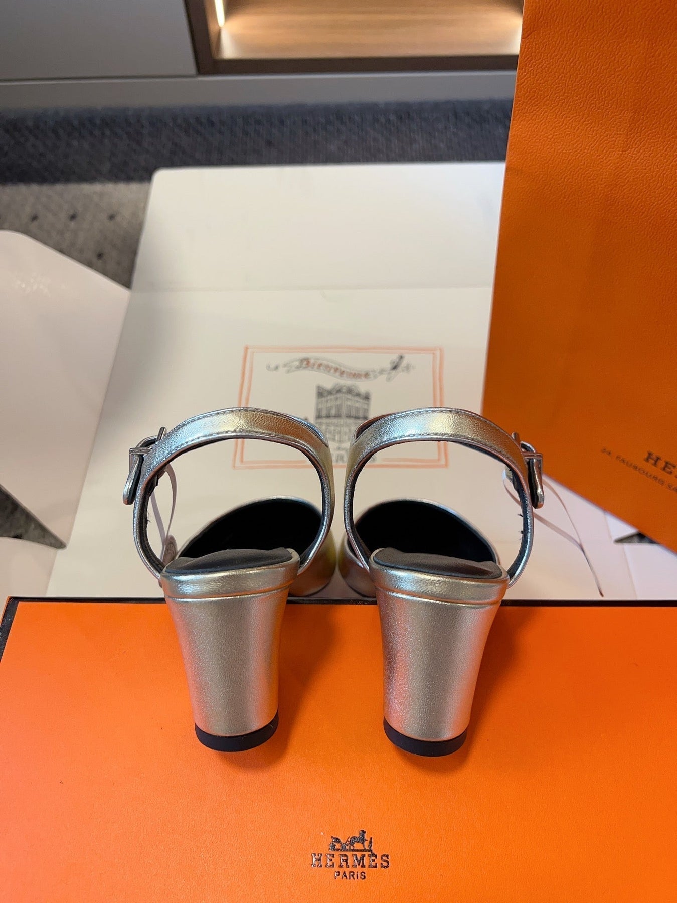 KLEO HIGH SLINGBACK IN SILVER CALFSKIN