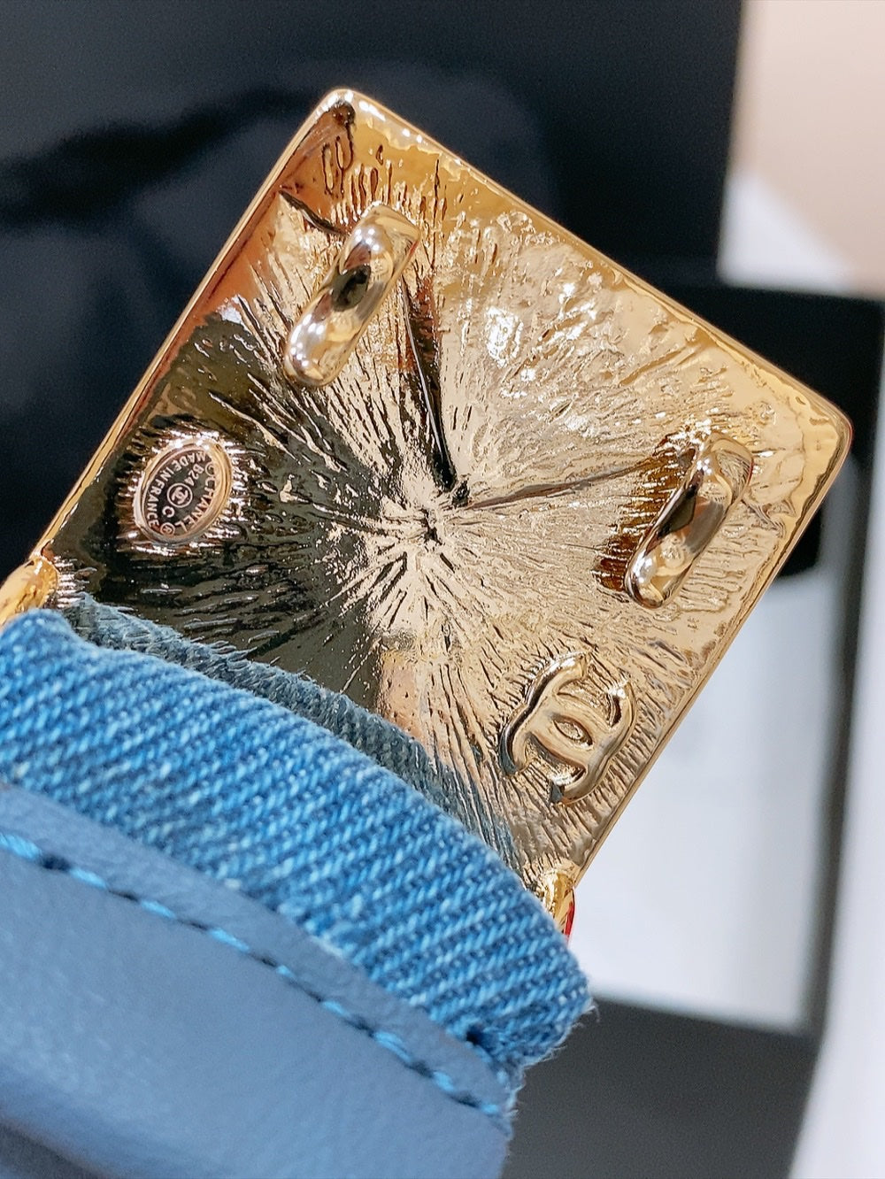 ELASTIC BELT 30MM IN BLUE DENIM WITH SQUARE BUCKLE EMBOSSED LOGO