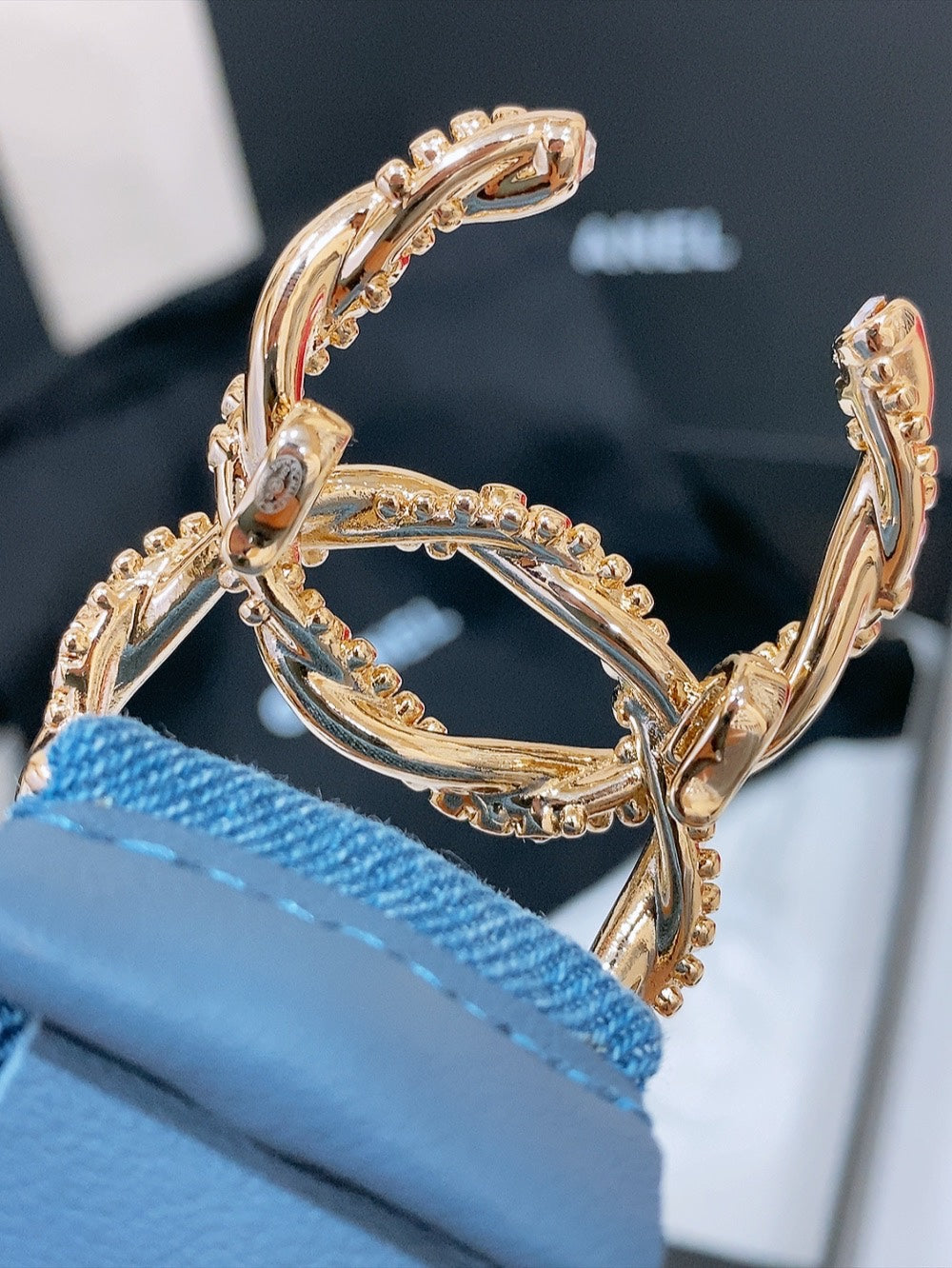 DOUBLE C ELASTIC BELT 30MM IN BLUE DENIM GOLD CRYSTAL BUCKLE