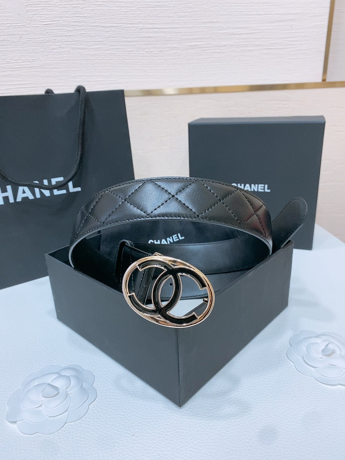 DOUBLE C BELT 38MM IN BLACK QUILTED LAMBSKIN GOLD OVAL BUCKLE CENTERED BLACK LOGO