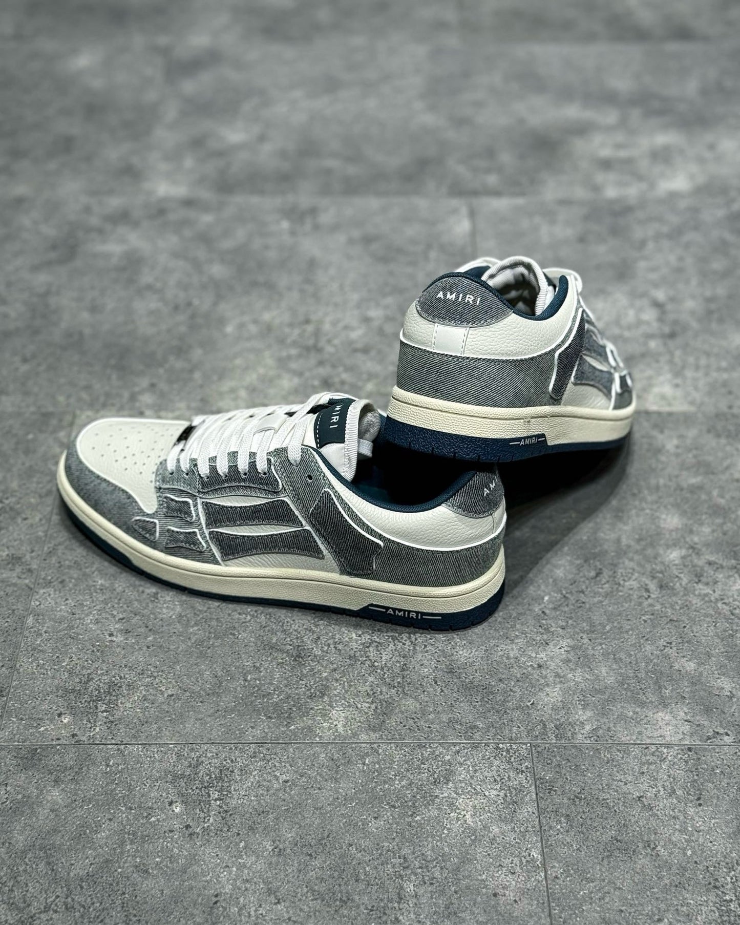 AMR Sneakers