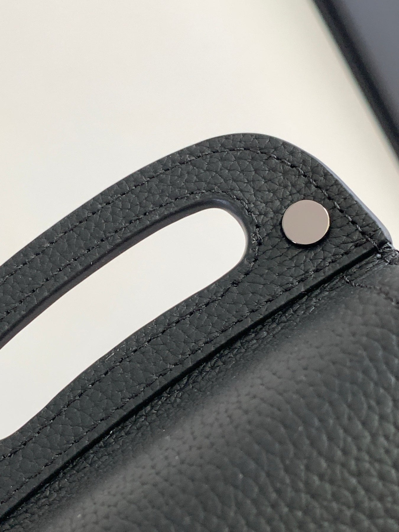 DIO Oblique Sling Bag