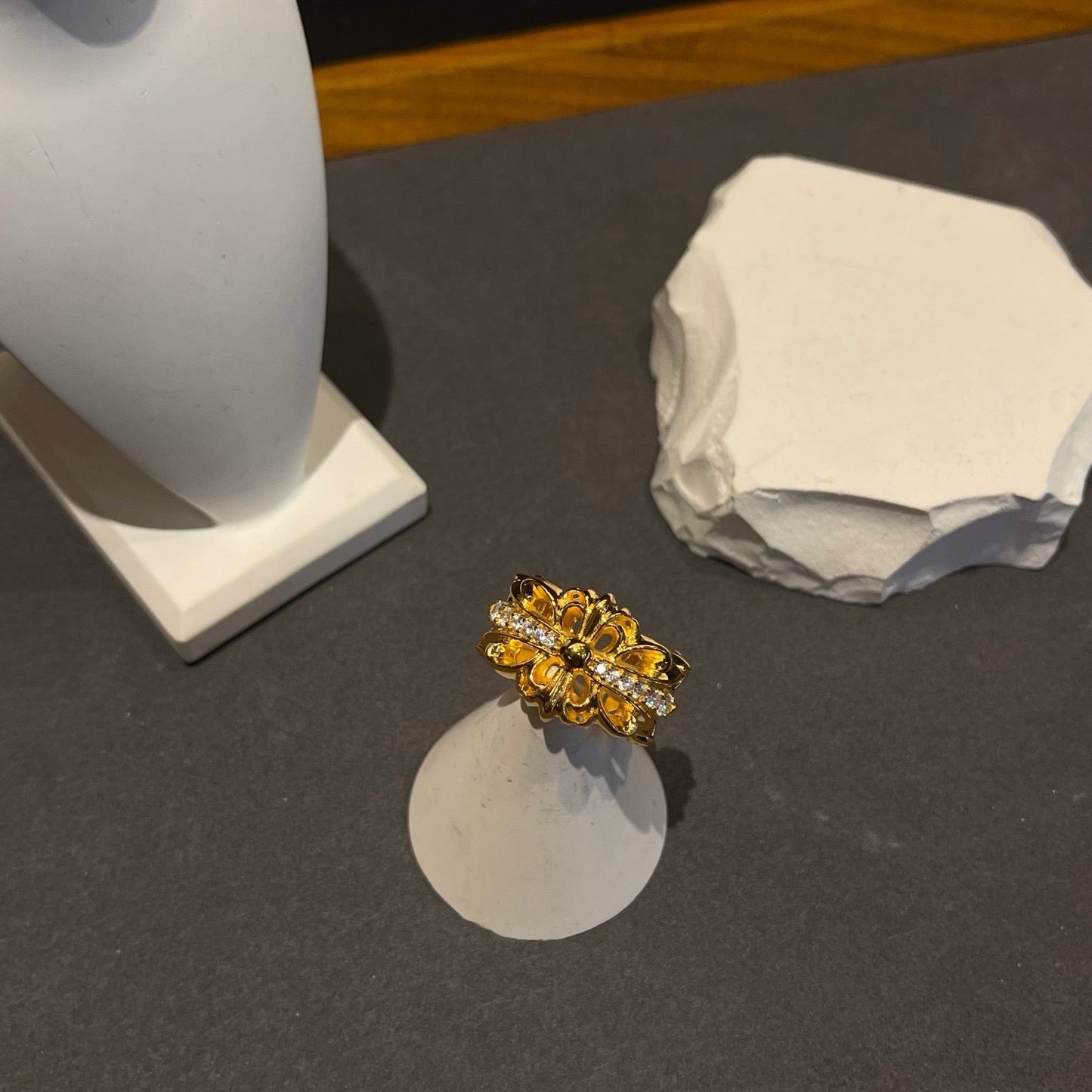 CHs Ring