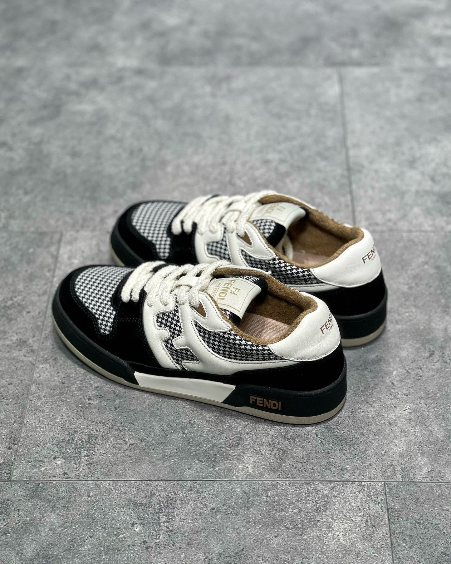 FEN Sneakers