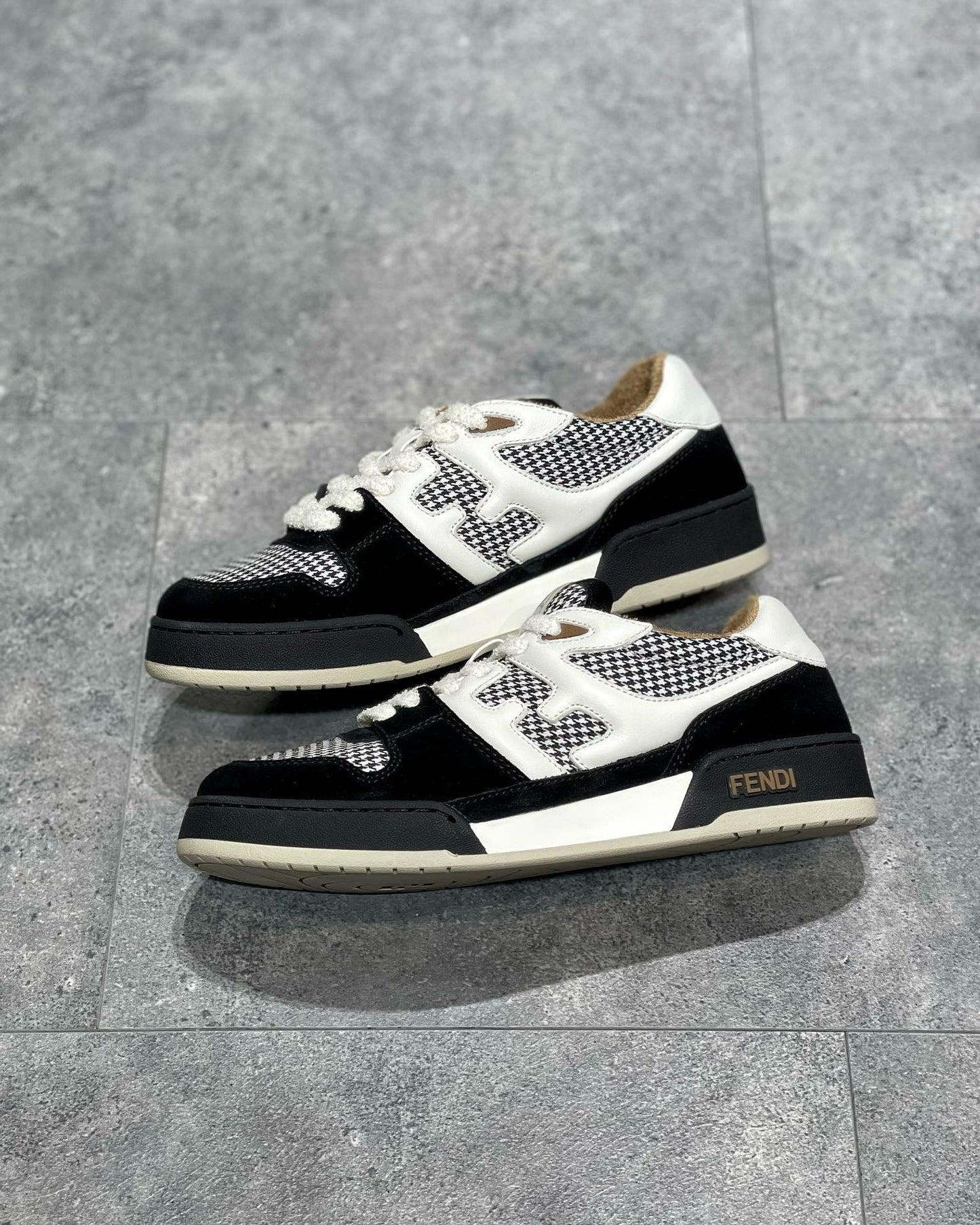 FEN Sneakers