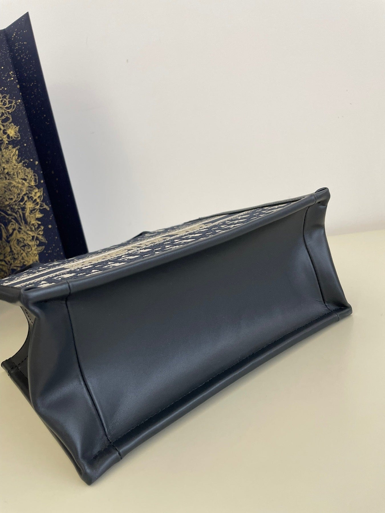 DIO Book Tote (26cm)