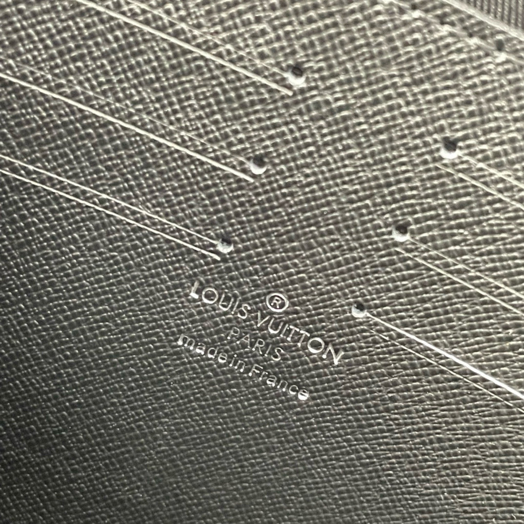 POCHETTE VOYAGE N41696 MM 26 MONOGRAM BLACK CALFSKIN