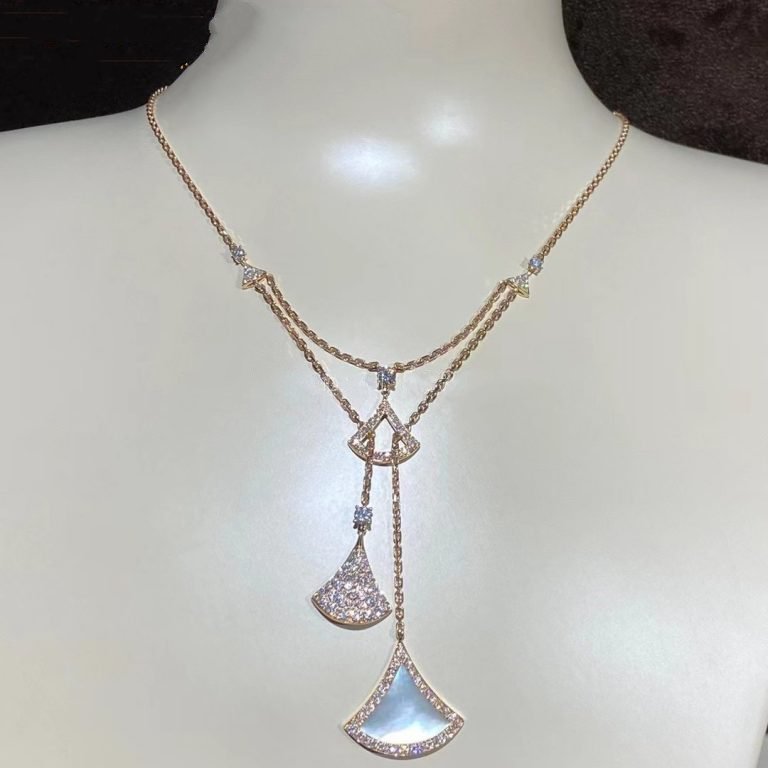 DREAM NECKLACE 3 MOTIF WHITE MOP DIAMOND