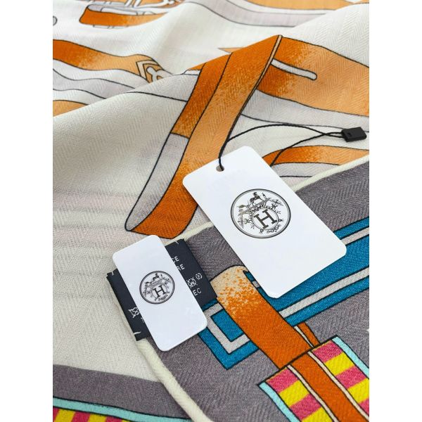 HERM Gris Chine Lettres Equestres Shawl 140