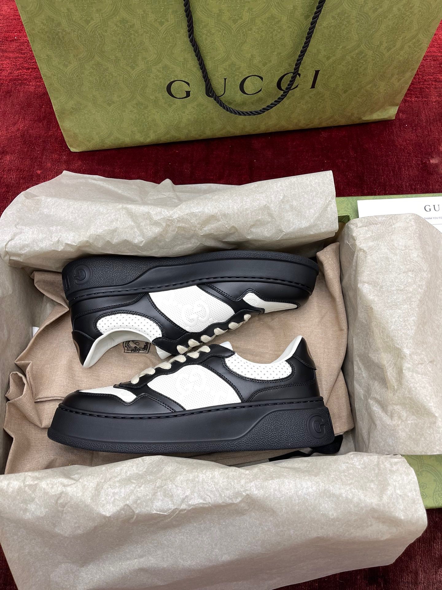 Sneakers & Shoes