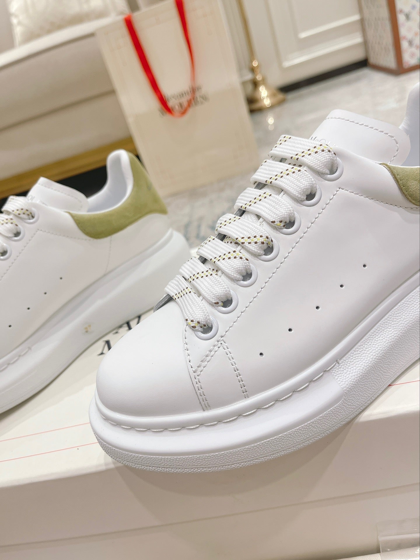 Sneakers & Shoes