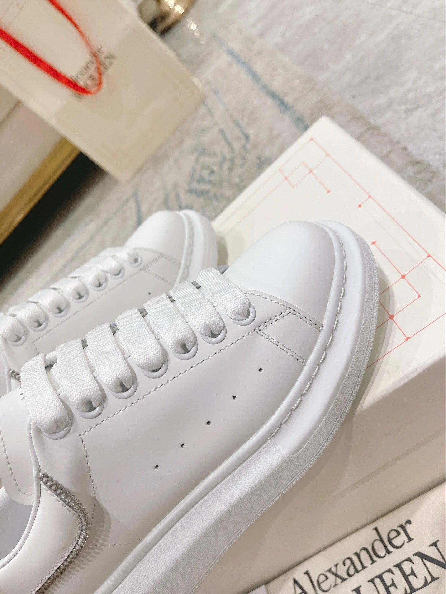 Sneakers & Shoes