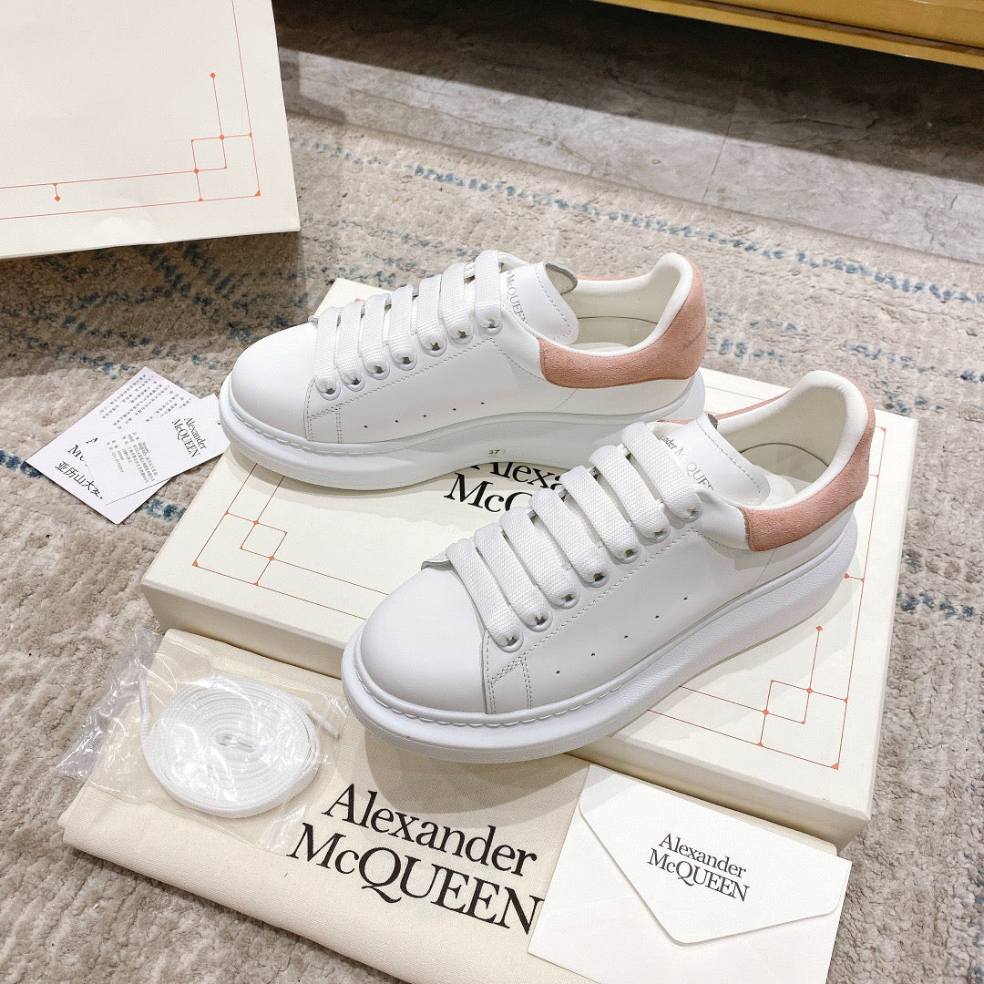 Sneakers & Shoes