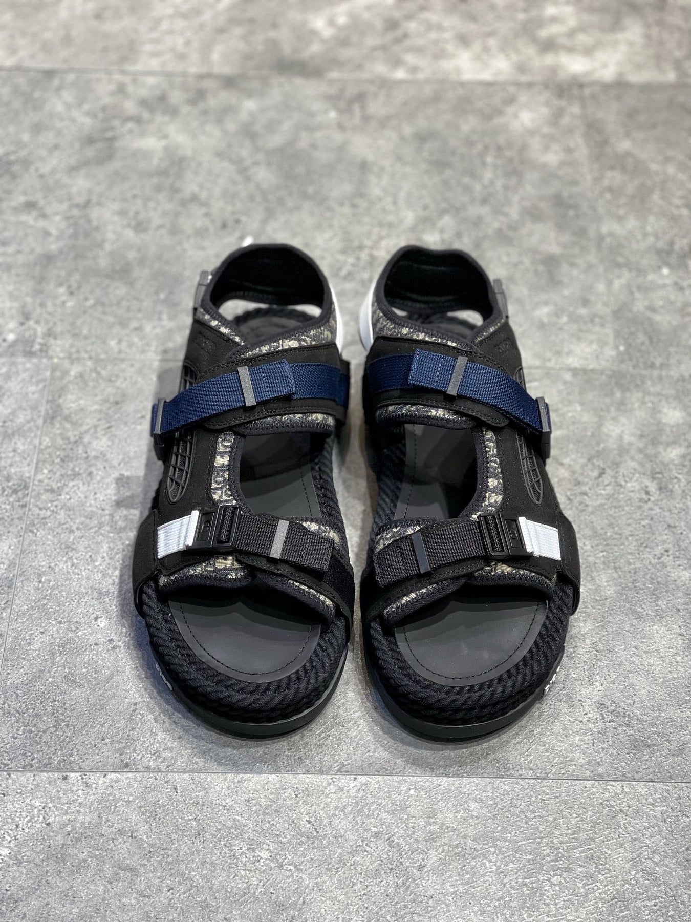 DIO Sandal