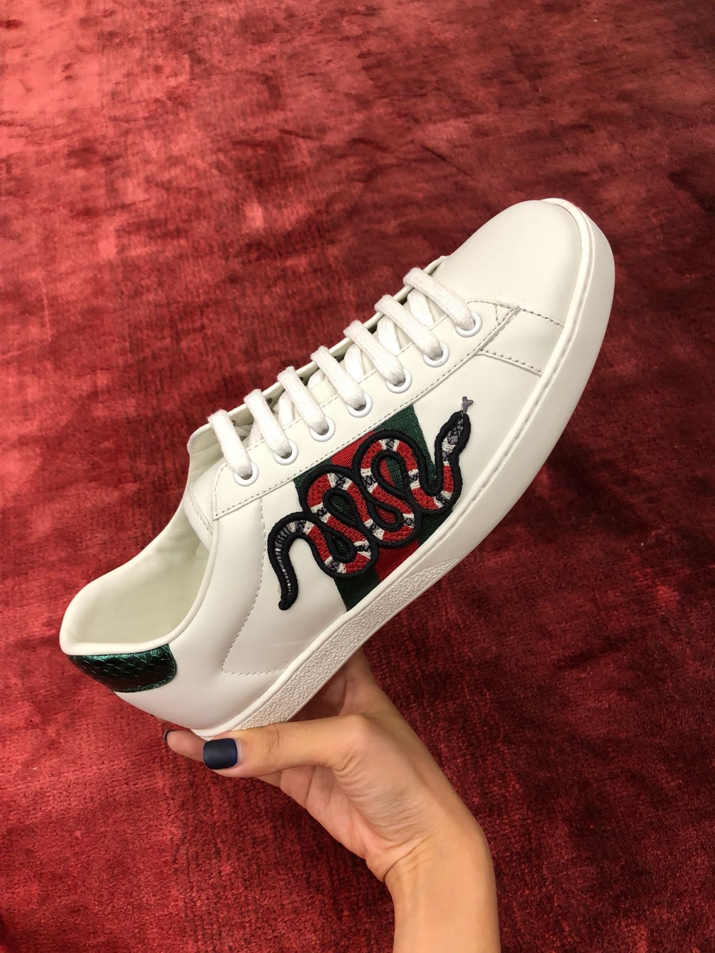 Sneakers & Shoes