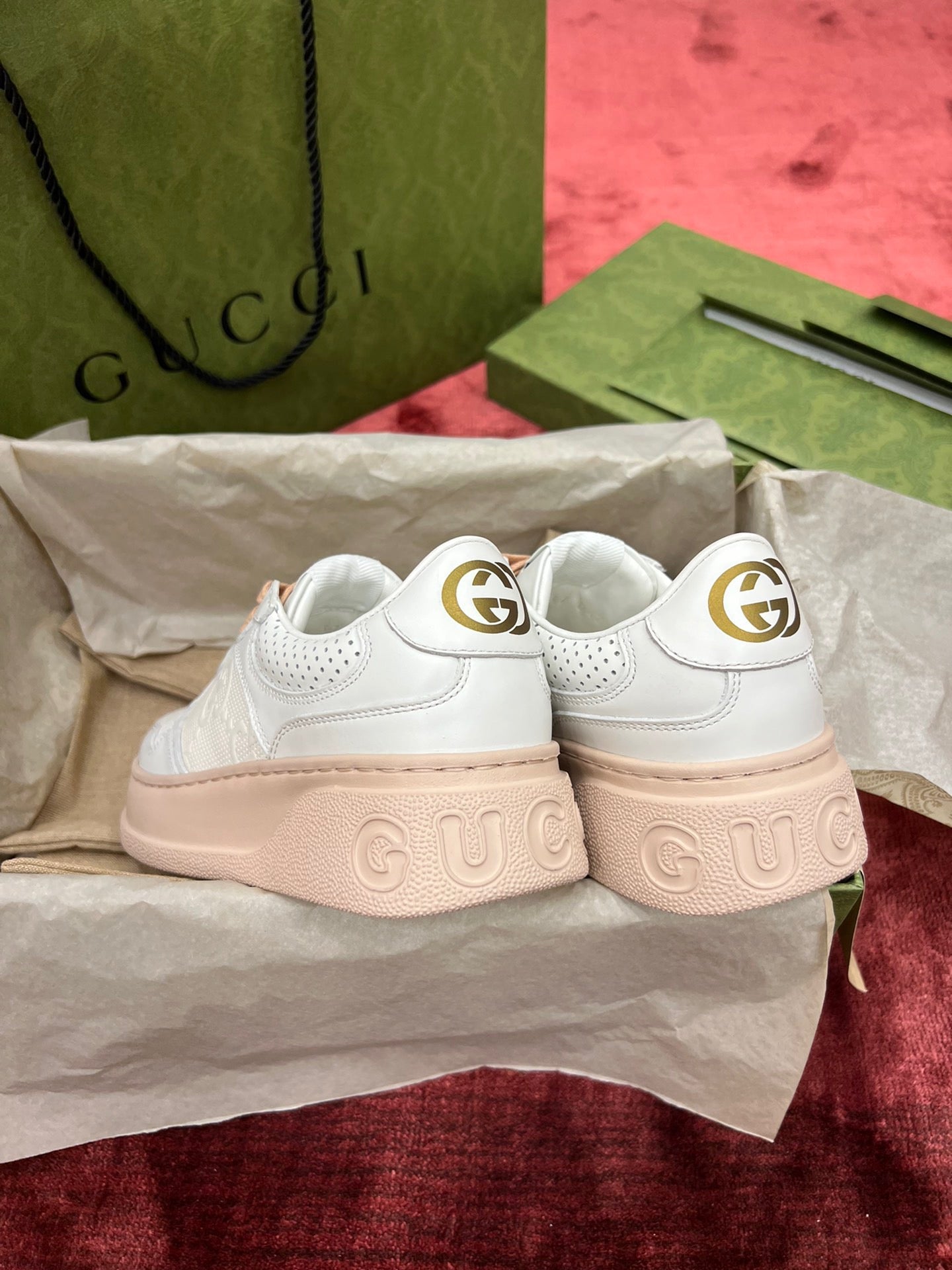 Sneakers & Shoes