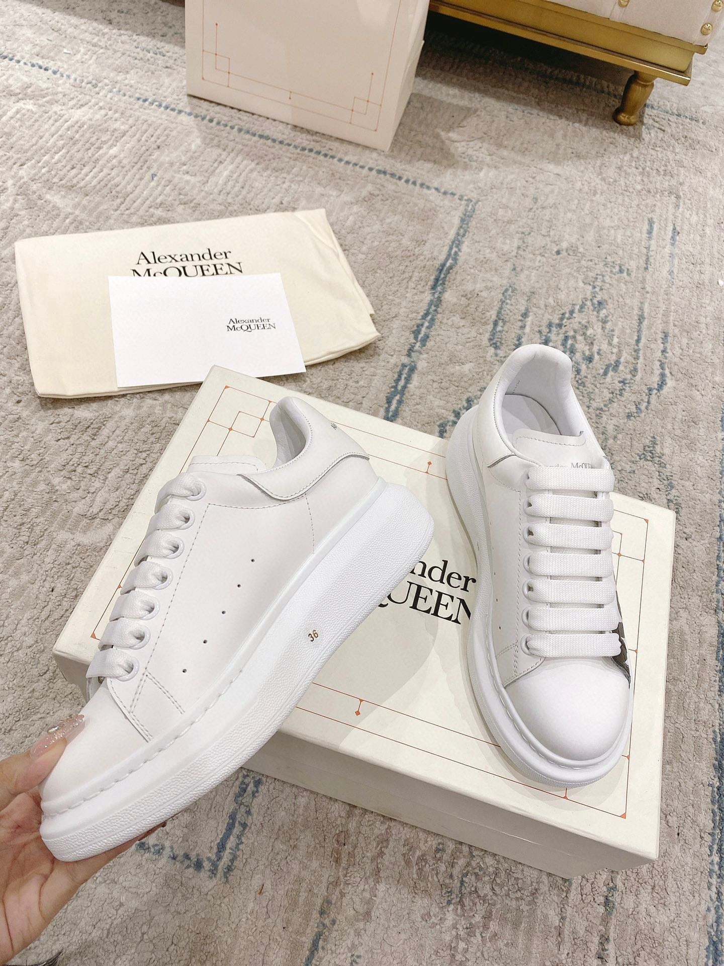 Sneakers & Shoes