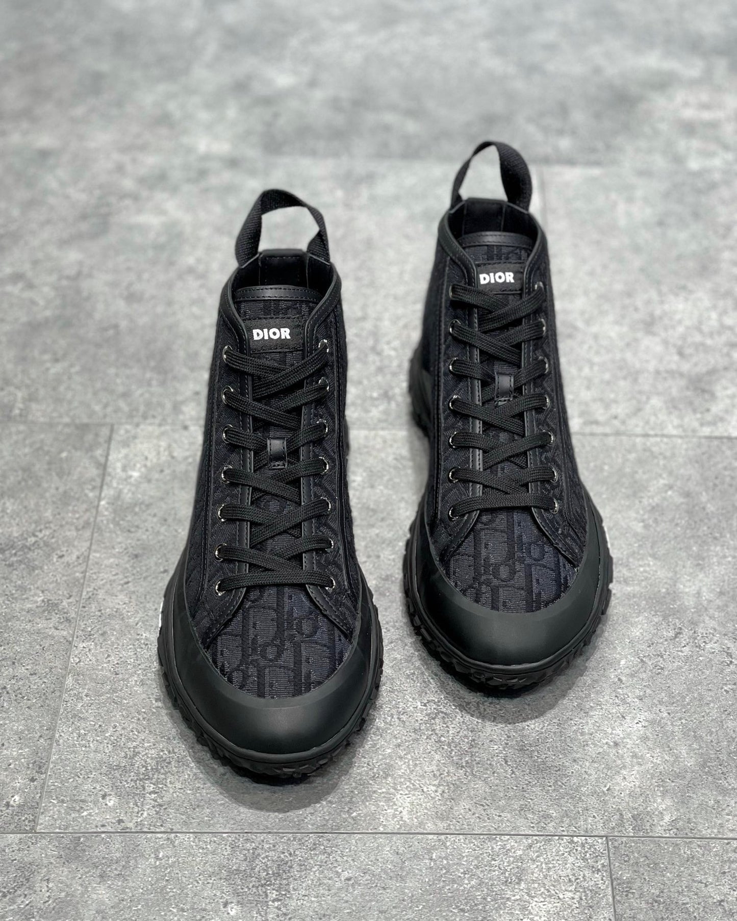 DIO Sneakers