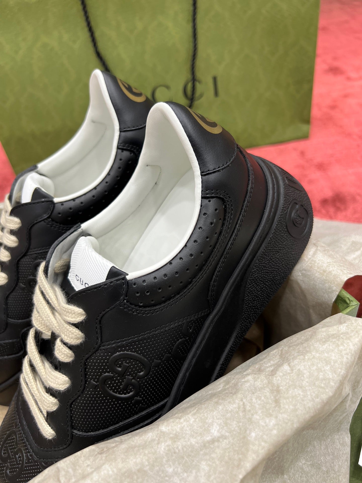 Sneakers & Shoes